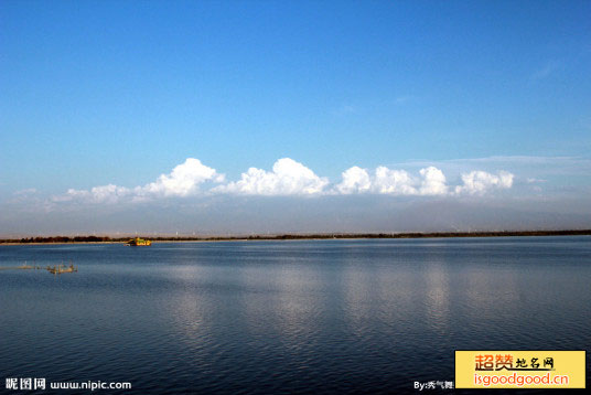 青格达湖